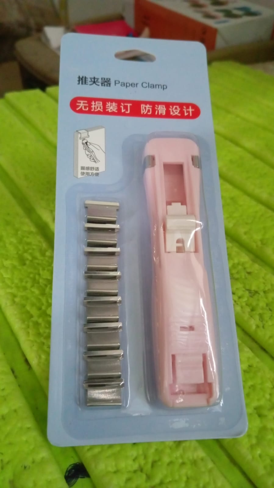 Portable Paper Clamp With 8 Pcs Clip Dispenser Handheld Paper Fast Clam (1 Set) Portable Paper Clamp With 8 Pcs Clip Dispenser Handheld Paper Fast Clam (1 Set)